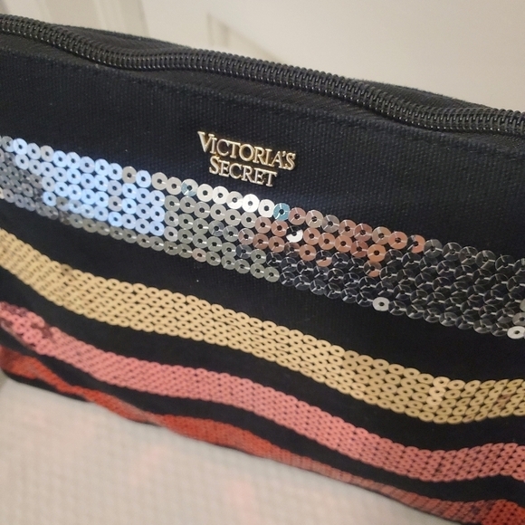 Victoria's Secret Makeup Bag/Large Wristlet Sequin, zip close - Picture 5 of 7